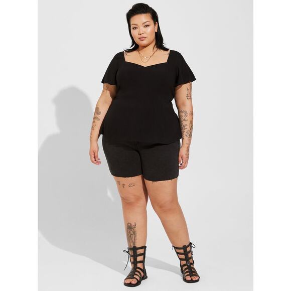 Torrid Womens Blouse 00 M 10 Peplum Challis Sweetheart Flutter Sleeve Top Black - Picture 2 of 7